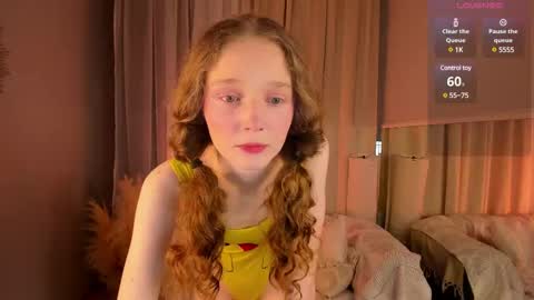 Snapshot of rose_charming_ chatting on 02/19/25, 06:11 Rose online show from 02/19/25, 06:11