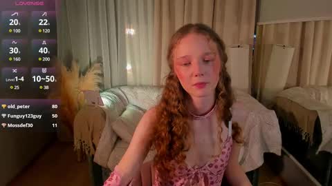Snapshot of rose_charming_ chatting on 02/20/25, 09:33 Rose online show from 02/20/25, 09:33