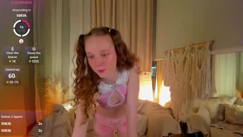 Snapshot of rose_charming_ chatting on 02/26/25, 10:53 Rose online show from 02/26/25, 10:53
