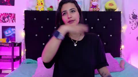 Rose online show from 10/19/25, 03:51