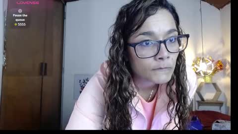 Snapshot of rose_thompson1 chatting on 09/21/25, 02:40 Rose online show from 09/21/25, 02:40