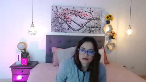 Snapshot of rose_thompson1 chatting on 11/28/25, 11:13 Rose online show from 11/28/25, 11:13