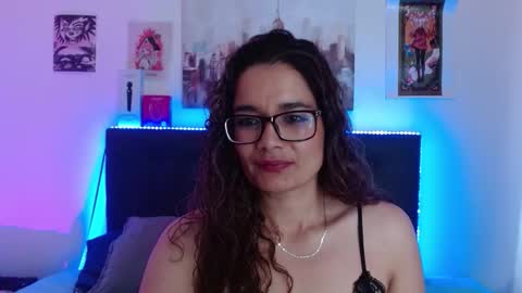 Snapshot of rose_thompson1 chatting on 11/29/25, 02:53 Rose online show from 11/29/25, 02:53