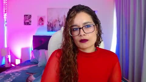 Snapshot of rose_thompson1 chatting on 12/13/25, 08:04 Rose online show from 12/13/25, 08:04