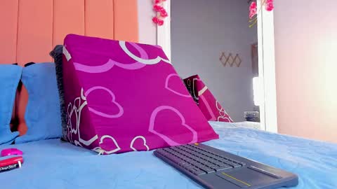 Snapshot of rose_thompson19 chatting on 04/30/26, 07:09 Rosse online show from 04/30/26, 07:09