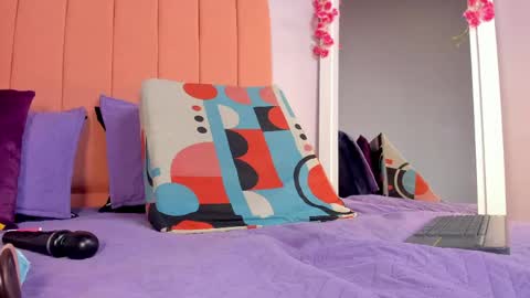 Snapshot of rose_thompson19 chatting on 05/08/26, 07:30 Rosse online show from 05/08/26, 07:30