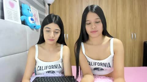 Rose y Miah online show from 05/05/26, 02:41