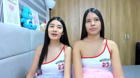 Rose y Miah online show from 06/25/26, 04:34