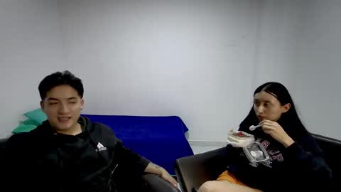Snapshot of roseandviktor23 chatting on 02/01/26, 12:53 Rose Sins and Don Viktor online show from 02/01/26, 12:53