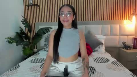 roseaurora online show from 12/05/25, 01:42