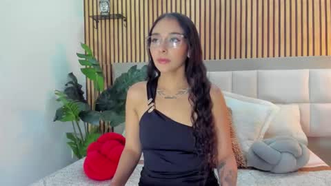 roseaurora online show from 02/02/26, 12:26