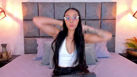 roseaurora online show from 05/07/26, 12:54