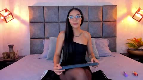 roseaurora online show from 05/11/26, 11:27