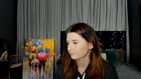 Snapshot of roseblanche2k chatting on 01/22/25, 11:21 Florin online show from 01/22/25, 11:21