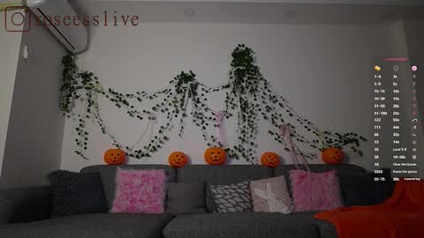 Snapshot of roseess_ chatting on 11/03/25, 03:02 roseess_ online show from 11/03/25, 03:02