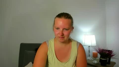 Snapshot of rosehypnotic chatting on 05/08/26, 05:18 Rose online show from 05/08/26, 05:18