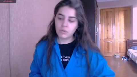 Snapshot of roselina_ chatting on 01/05/25, 05:51 Rose online show from 01/05/25, 05:51