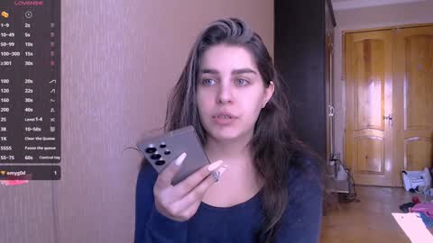 Snapshot of roselina_ chatting on 01/24/25, 07:41 Rose online show from 01/24/25, 07:41