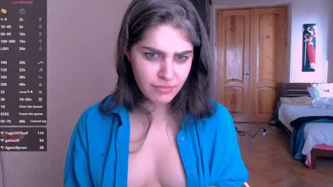 Snapshot of roselina_ chatting on 01/29/25, 07:15 Rose online show from 01/29/25, 07:15