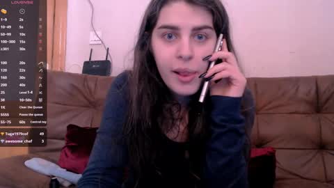Snapshot of roselina_ chatting on 02/13/25, 09:09 Rose online show from 02/13/25, 09:09