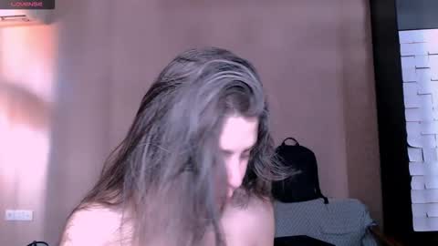 Snapshot of roselina_ chatting on 11/18/25, 11:03 Rose online show from 11/18/25, 11:03