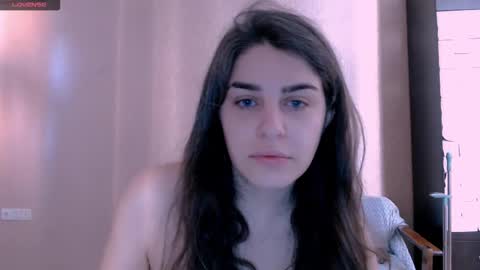 Snapshot of roselina_ chatting on 11/20/25, 08:14 Rose online show from 11/20/25, 08:14