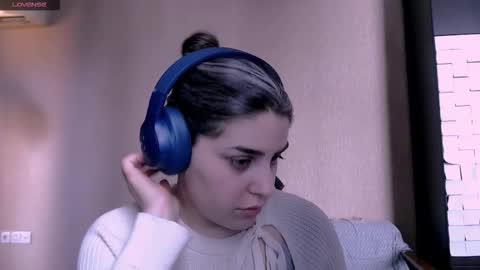 Snapshot of roselina_ chatting on 11/22/25, 11:09 Rose online show from 11/22/25, 11:09