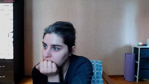 Snapshot of roselina_ chatting on 03/06/26, 09:17 Rose online show from 03/06/26, 09:17