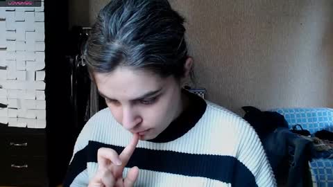 Snapshot of roselina_ chatting on 04/05/26, 10:12 Rose online show from 04/05/26, 10:12