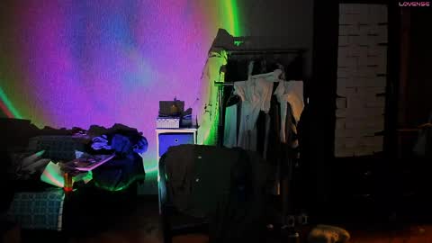 Snapshot of roselina_ chatting on 04/20/26, 07:37 Rose online show from 04/20/26, 07:37