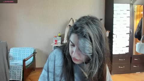 Snapshot of roselina_ chatting on 05/03/26, 10:54 Rose online show from 05/03/26, 10:54