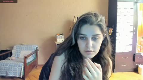 Snapshot of roselina_ chatting on 05/25/26, 04:57 Rose online show from 05/25/26, 04:57