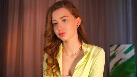 Snapshot of rosellegaeta chatting on 10/08/25, 04:32 Elsa online show from 10/08/25, 04:32