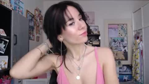 Snapshot of roselynsun chatting on 02/10/26, 11:36 Rose online show from 02/10/26, 11:36