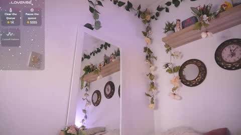 Stephani online show from 03/08/25, 12:11