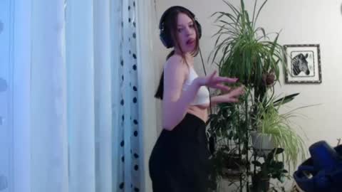 Snapshot of rosendalounsberry chatting on 04/20/26, 03:15 Lina online show from 04/20/26, 03:15