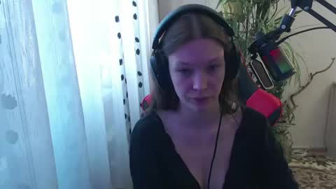 Snapshot of rosendalounsberry chatting on 04/29/26, 01:59 Lina online show from 04/29/26, 01:59