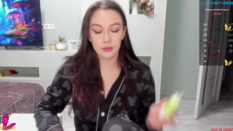 Julia online show from 12/29/24, 11:39