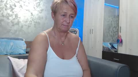 Lovepinklilly online show from 01/02/25, 09:39