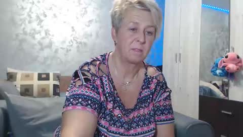 Lovepinklilly online show from 11/13/25, 06:40