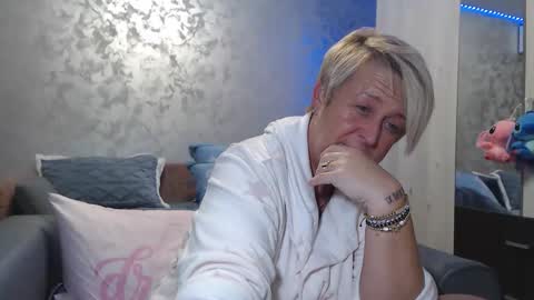 Lovepinklilly online show from 12/05/25, 05:20