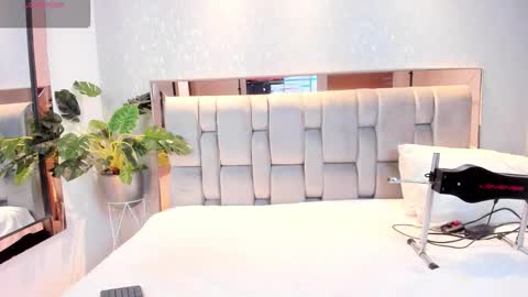 Rose online show from 10/17/25, 04:48