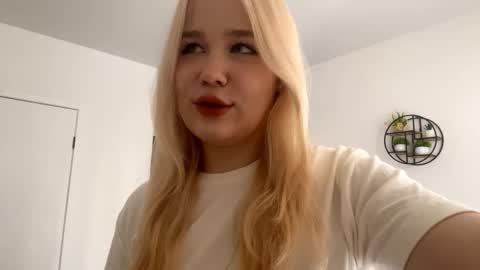 Freya online show from 03/19/26, 09:46