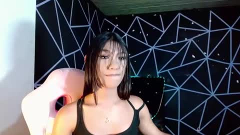 Snapshot of rosettahott chatting on 05/19/26, 10:49 Rosettahott online show from 05/19/26, 10:49