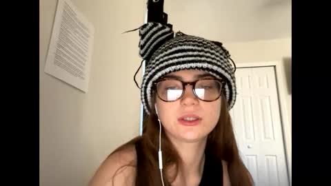 Snapshot of roseyla1 chatting on 02/02/26, 02:49 roseyla1 online show from 02/02/26, 02:49