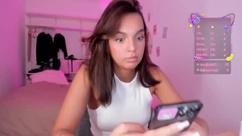 Snapshot of roshelle_xxx chatting on 10/01/25, 04:35 Roshelle online show from 10/01/25, 04:35