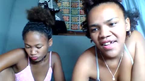 Snapshot of rosia22 chatting on 09/22/25, 11:45 rosia22 online show from 09/22/25, 11:45