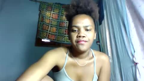 Snapshot of rosia22 chatting on 09/30/25, 10:42 rosia22 online show from 09/30/25, 10:42