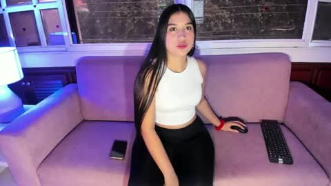 Snapshot of rosie_chell chatting on 05/04/26, 11:50 Rosie online show from 05/04/26, 11:50