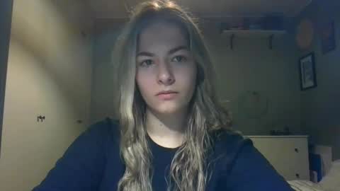 Snapshot of rosie_june chatting on 12/13/24, 07:47 Rosie online show from 12/13/24, 07:47